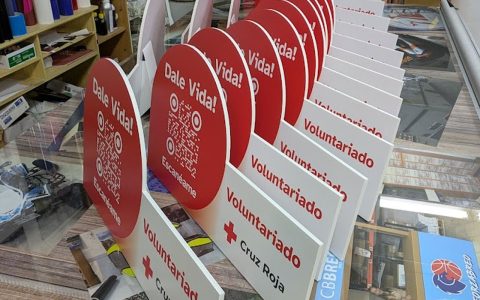 displays_cruzroja_02